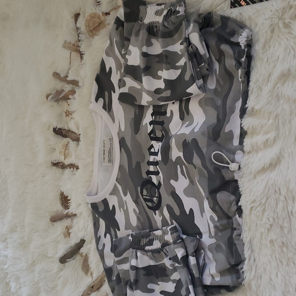 New camo crop top sweatshirt